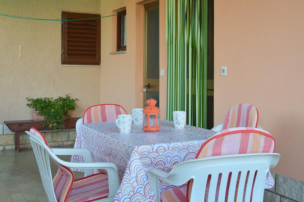 Appartamento Giardino Umago Esterno foto