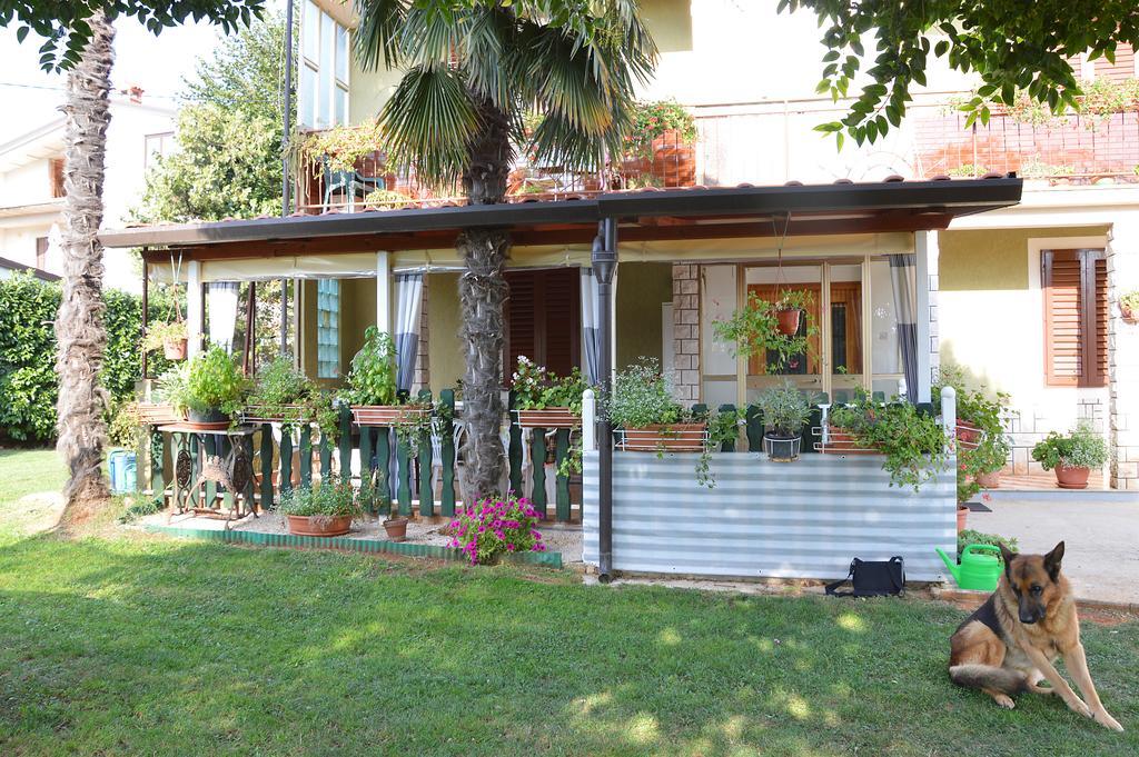 Appartamento Giardino Umago Esterno foto